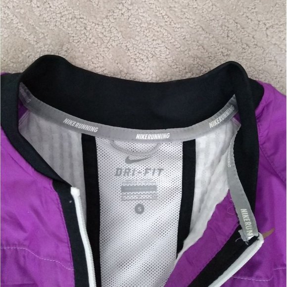 NIKE Sphere Dri-Fit Bomber Jacket - Picture 4 of 10